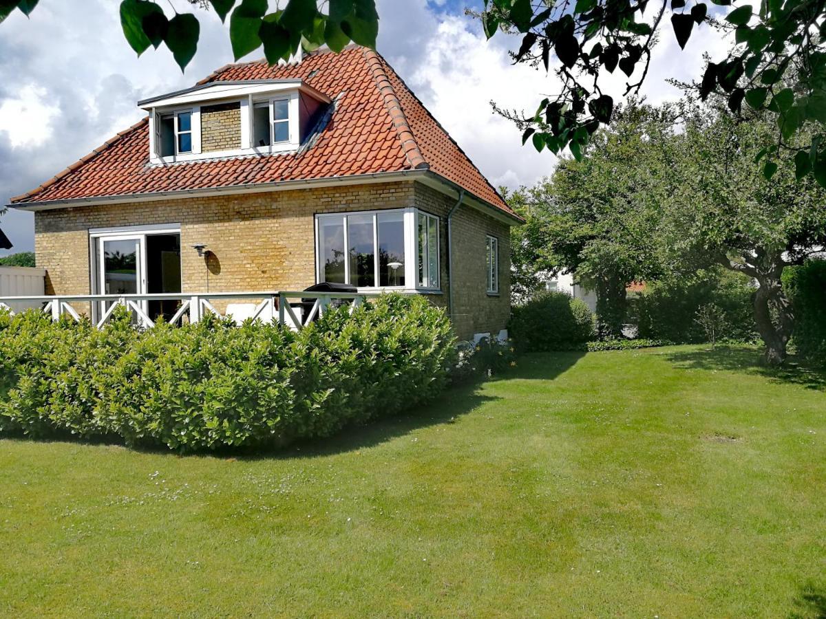 Room In A Danish Cottage With Garden View, 10 Min To Cph Gentofte Exterior photo