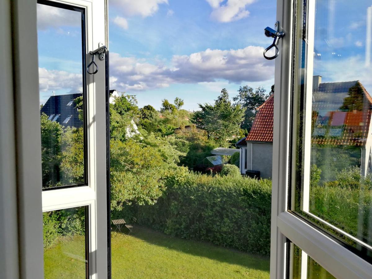 Room In A Danish Cottage With Garden View, 10 Min To Cph Gentofte Exterior photo