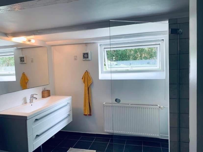 Room In A Danish Cottage With Garden View, 10 Min To Cph Gentofte Exterior photo